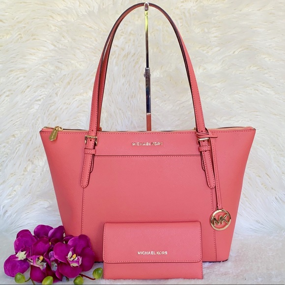 Michael Kors Handbags - - NWT Michael Kors Ciara Leather Tote & Wallet